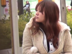 asian-masturbates-outside
