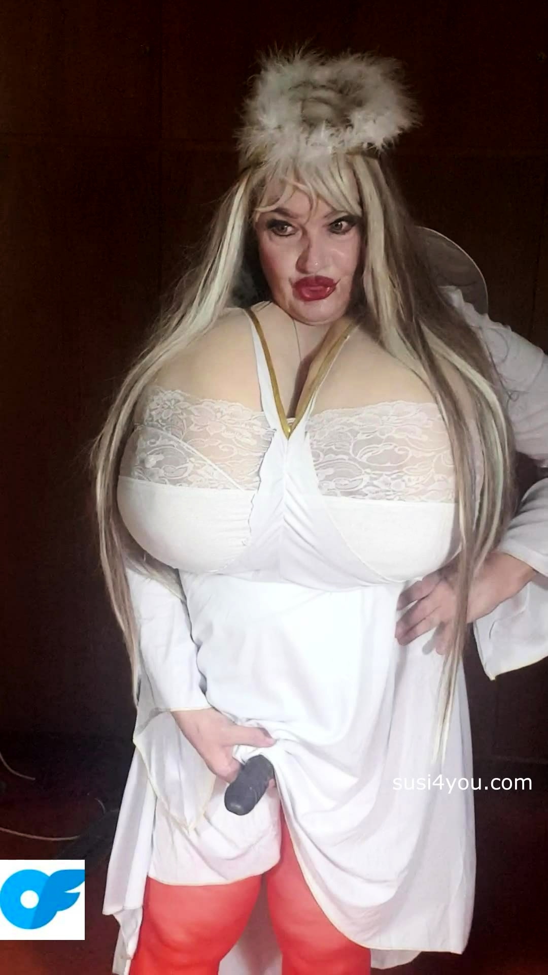 See Susi As Dirrty Angel With Strapon at DrTuber